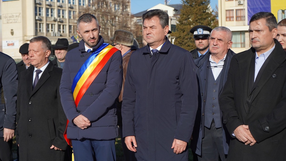 Victor Moraru, președintele Consiliului Județean Ialomița (dreapta) și Adrian Mocioniu, primarul municipiului Slobozia. FOTO CJI