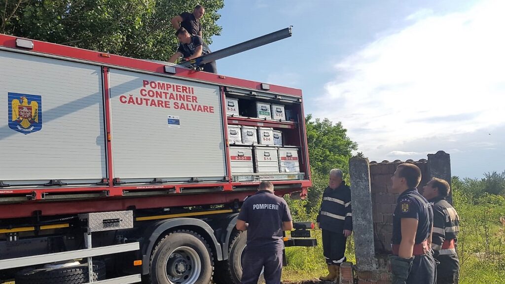 Intervenție a pompierilor ialomițeni pentru salvarea unui cal. FOTO ISU Ialomița