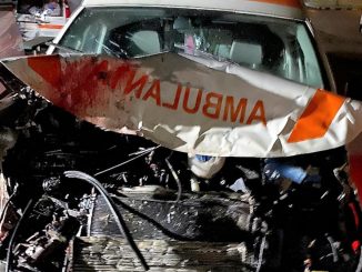 Un șofer de ambulanță beat a provocat un accident rutier în Andrășești. FOTO IPJ Ialmița