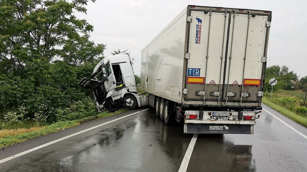 Accident rutier pe DN2A, în localitatea Ciochina. FOTO ISU Ialomița