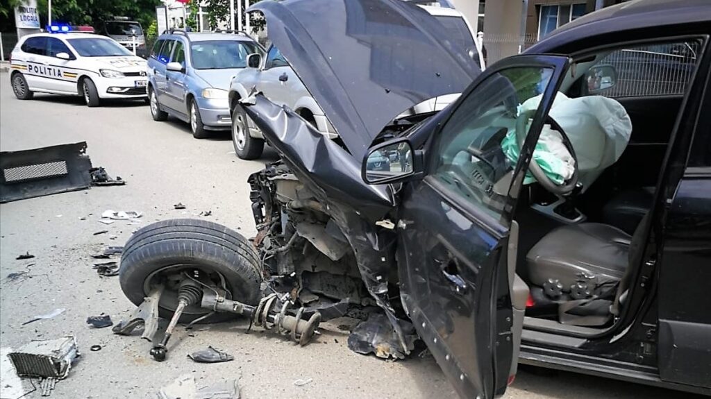 Accident rutier, soldat cu pagube materiale, produs în Slobozia. FOTO IPJ Ialomița