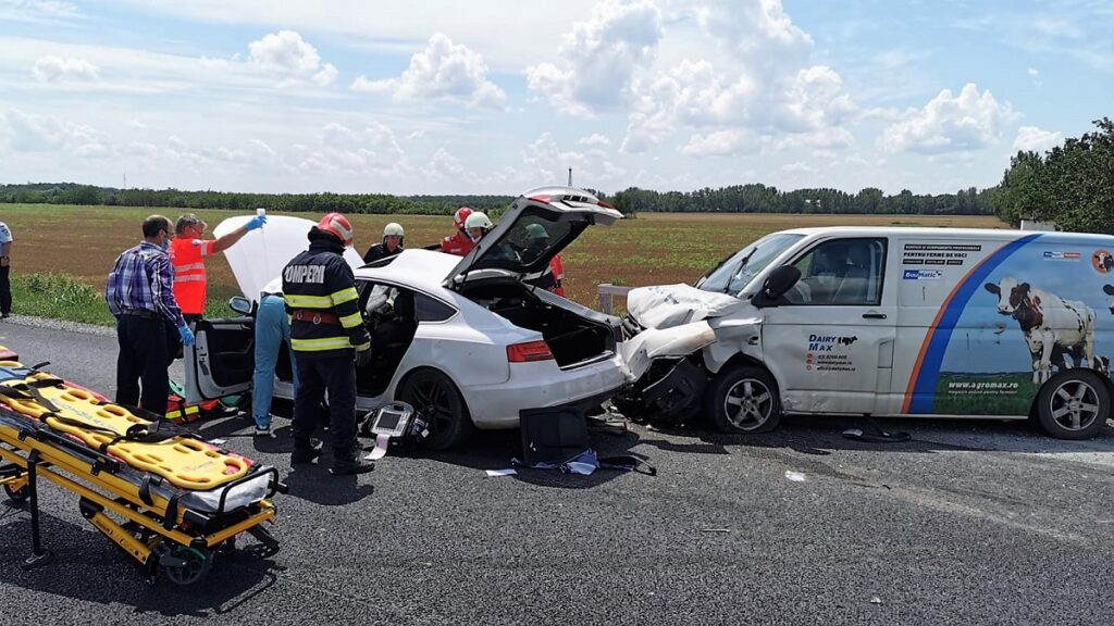 Trei răniți într-un accident rutier produs la ieșire din Slobozia. FOTO ISU Ialomița