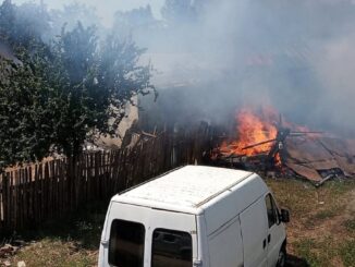 Incendiu la o anexă gospodărească din localitatea Săveni. FOTO ISU Ialomița