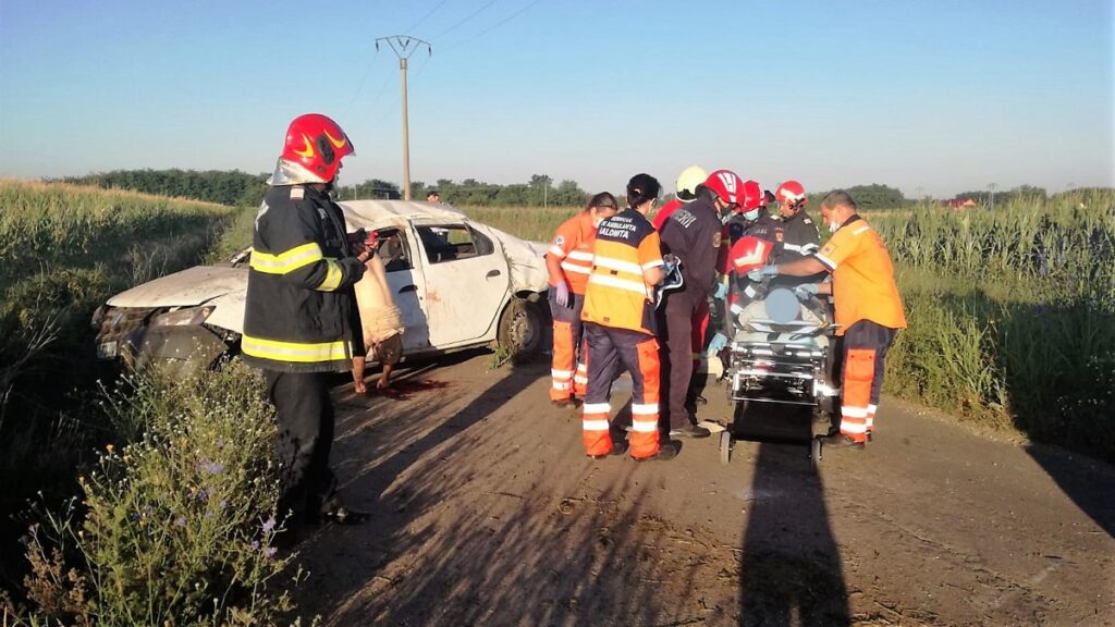 Accident rutier pe DC 27 între localitatea Roșiori și satul Chiroiu. FOTO ISU Ialomița