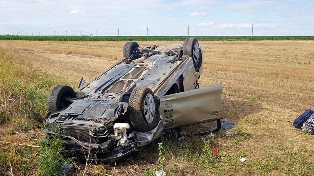 Accident rutier soldat cu rănirea a trei persoane, între Țăndărei și Bărăganul. FOTO IPJ Ialomița