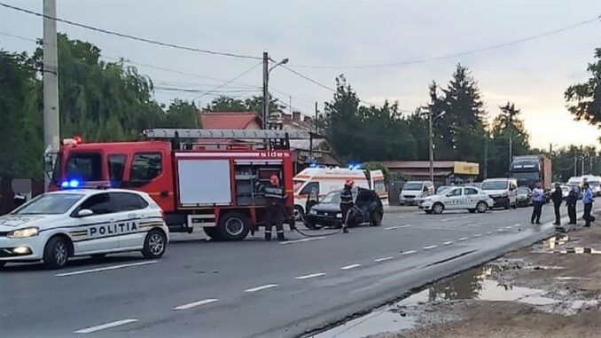 Trei răniți după ce un șofer a efectuat o manevră de întoarcere fără să se asigure. FOTO IPJ Ialomița