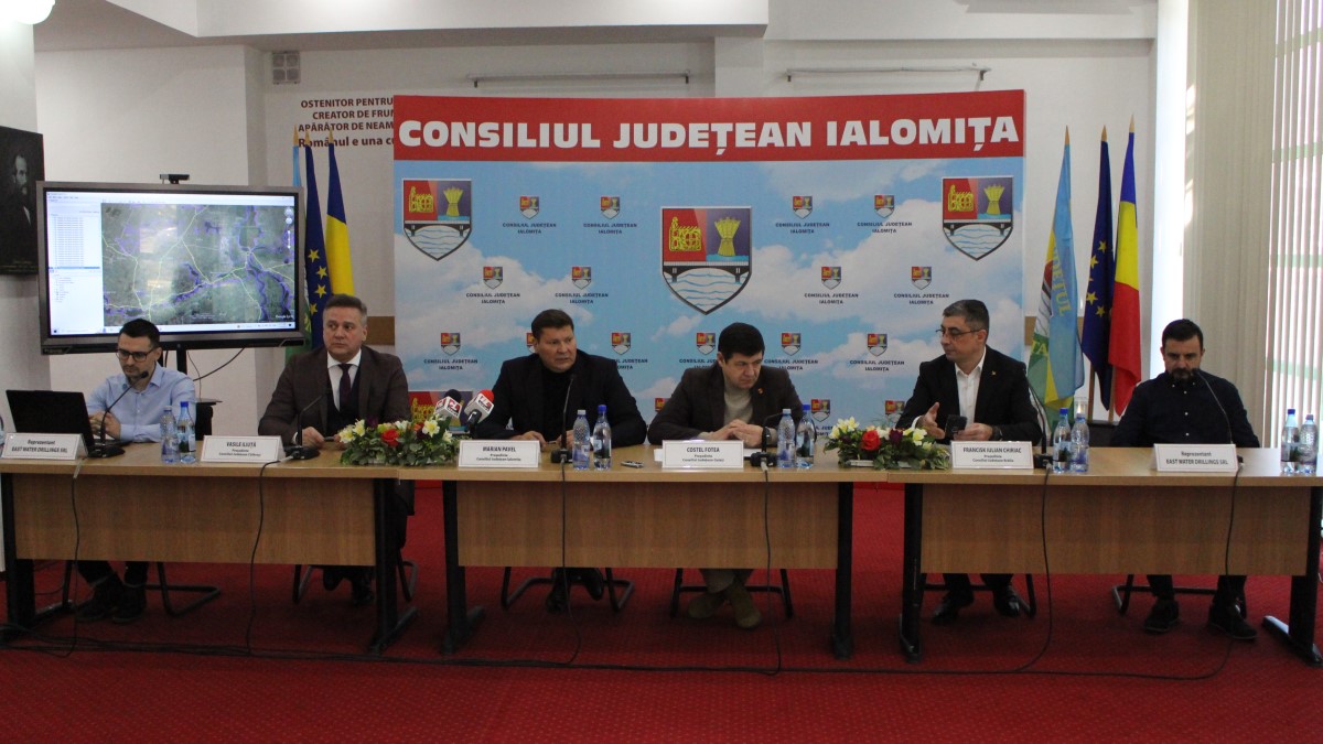 Ceremonia de semnare a ordinului pentru începerea studiului de fezabilitate la drumul Transregio Galați – Brăila – Slobozia – Chiciu. FOTO: Victor Radu