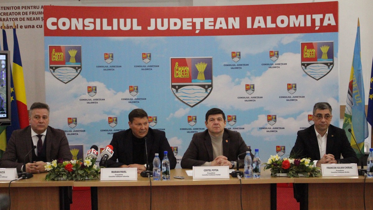 Ceremonia de semnare a ordinului pentru începerea studiului de fezabilitate la drumul Transregio Galați – Brăila – Slobozia – Chiciu. FOTO: Victor Radu