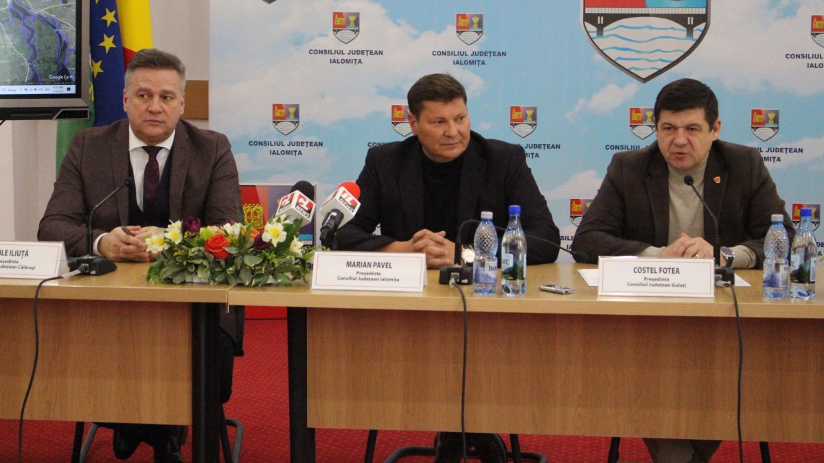 Ceremonia de semnare a ordinului pentru începerea studiului de fezabilitate la drumul Transregio Galați – Brăila – Slobozia – Chiciu. FOTO: Victor Radu