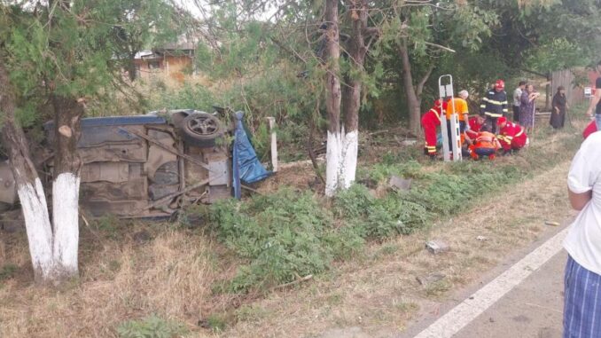Accident rutier în Axintele. FOTO Poliția Română